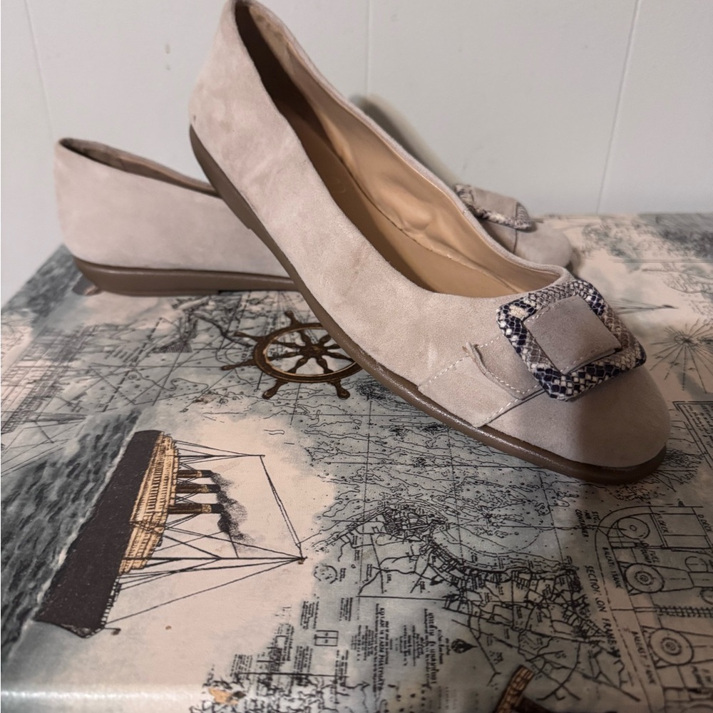 AEROSOLES Cream Flats with Decorative Bow, 11